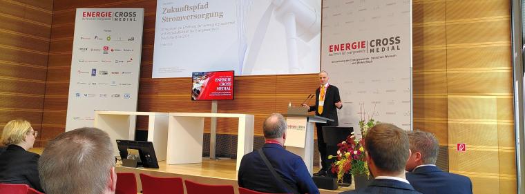 Enerige & Management > Studien - Energiewende ginge 150 Milliarden Euro billiger